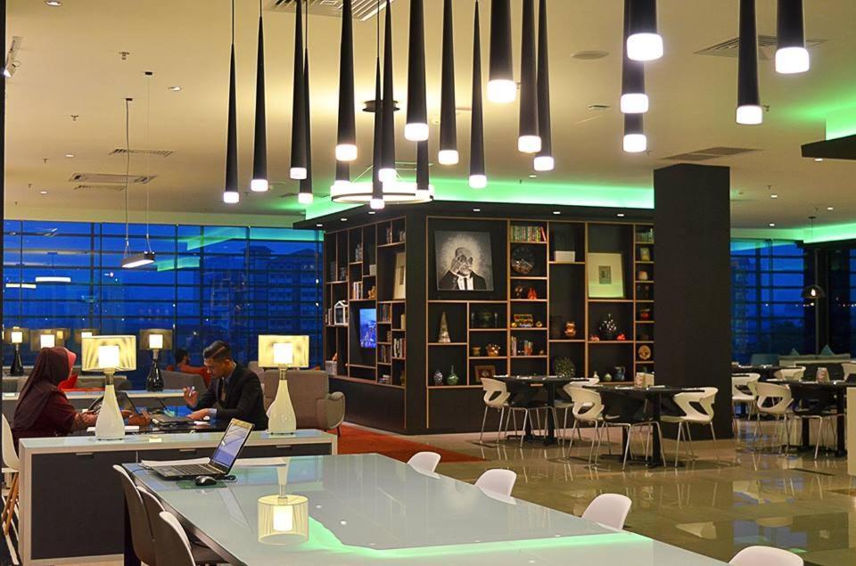 The Regency Scholar'S Hotel Куала Лумпур Екстериор снимка